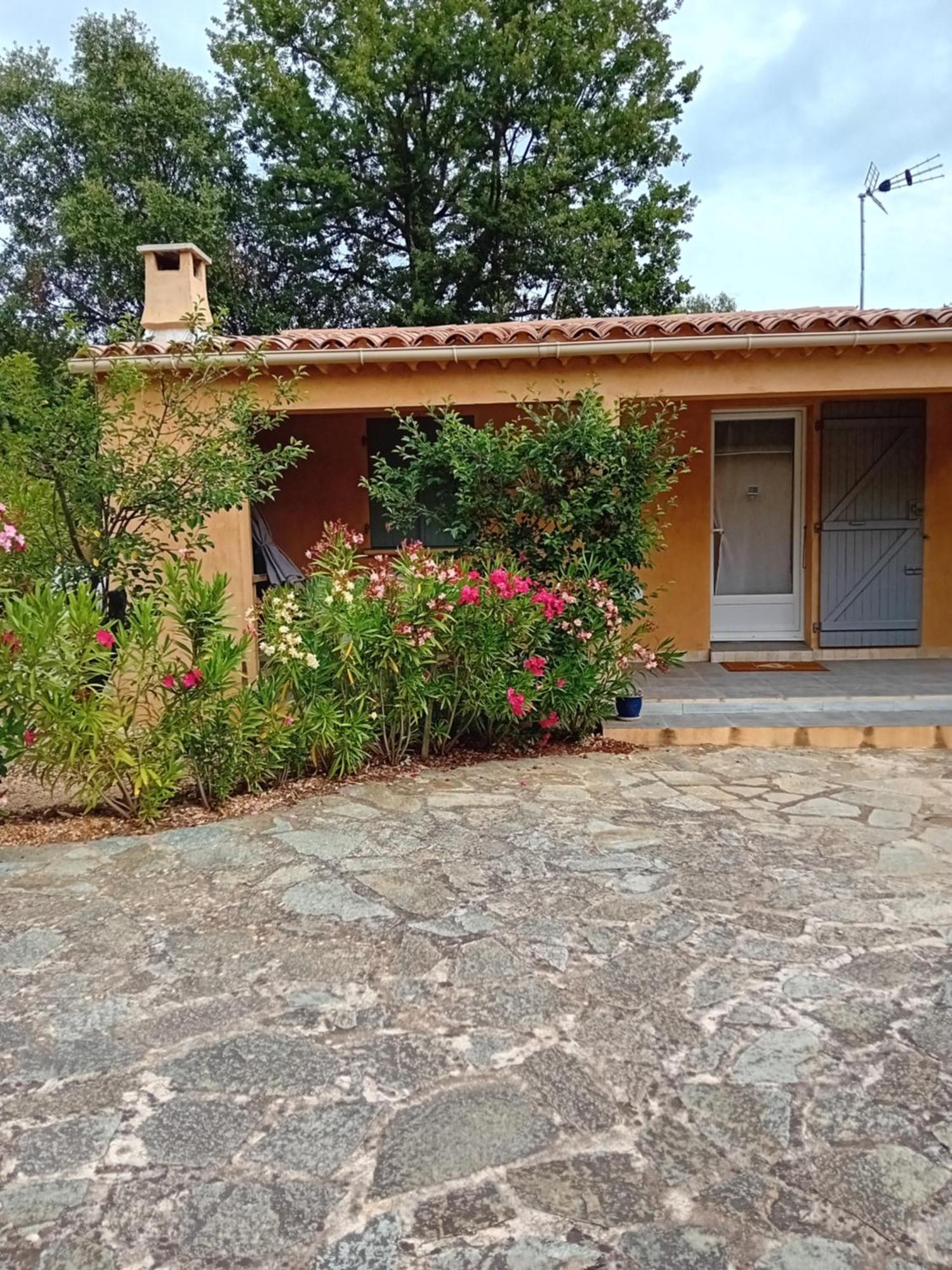 Pavillon Independant 45M2 4 Personnes Lägenhet Garéoult Exteriör bild
